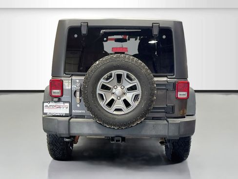 Used 2016 Jeep Wrangler Unlimited Rubicon w/ Connectivity Group AWD/4WD image 6