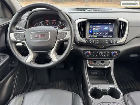 Used 2024 GMC Terrain SLT image 16
