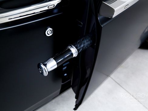 Used 2025 Rolls-Royce Phantom Sedan image 23