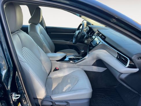 Used 2018 Toyota Camry LE image 15