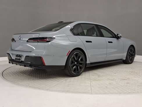 New 2026 BMW 740i w/ Premium Package image 7