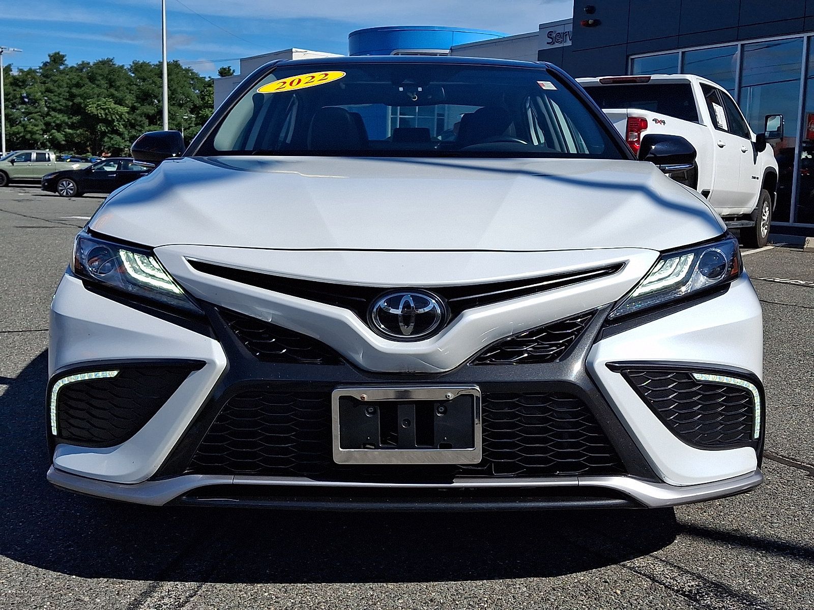 Used 2022 Toyota Camry XSE AWD/4WD image 2