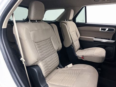 Used 2021 Ford Explorer XLT image 36