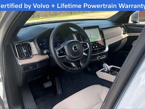 Used 2025 Volvo XC90 B5 Plus image 18