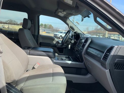 Used 2019 Ford F250 XLT w/ XLT Premium Package image 27