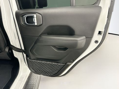 Used 2023 Jeep Wrangler Unlimited Sahara w/ Cold Weather Group AWD/4WD image 31