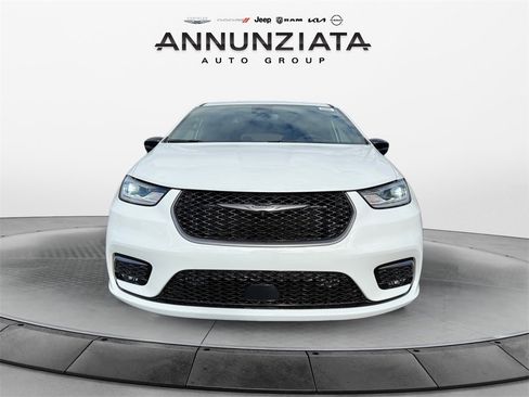 New 2026 Chrysler Pacifica Select image 8