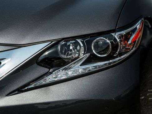 Used 2017 Lexus ES 350 w/ Navigation System Package FWD image 7