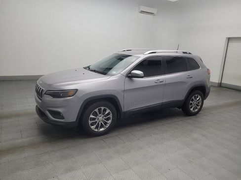 Used 2021 Jeep Cherokee Latitude Plus FWD image 2