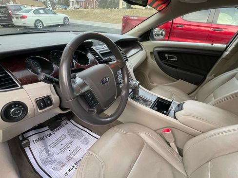 Used 2010 Ford Taurus SEL image 17