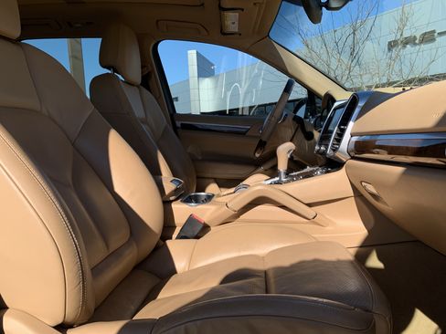 Used 2012 Porsche Cayenne S image 35