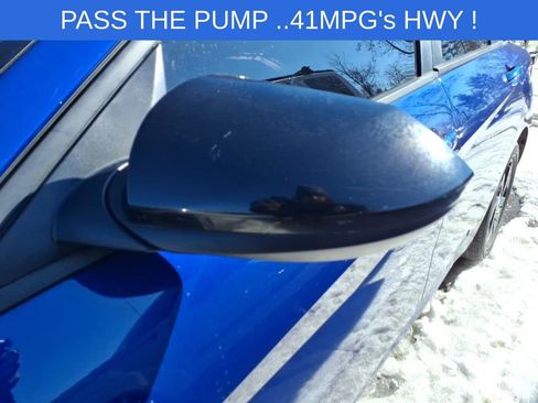 Used 2022 Hyundai Elantra SEL w/ Cargo Package image 5