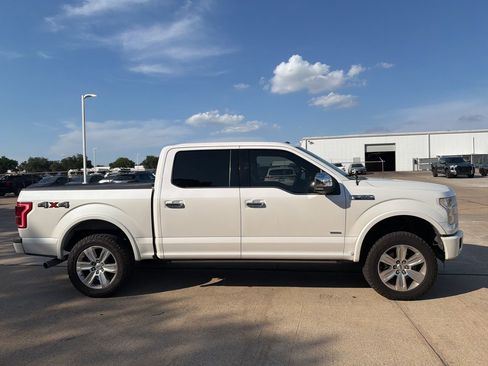 Used 2016 Ford F150 Platinum w/ Equipment Group 701A Luxury AWD/4WD image 3