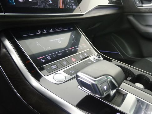 Used 2020 Audi Q7 3.0T Premium Plus w/ Premium Plus Package image 26