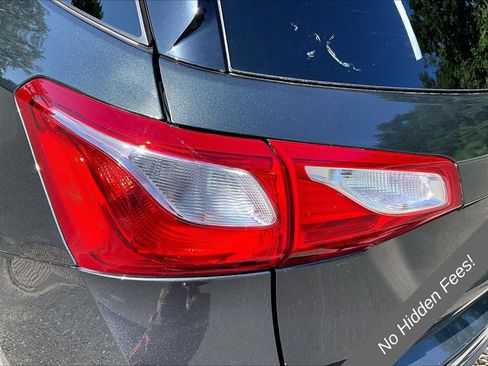Used 2018 Chevrolet Equinox LT FWD image 25