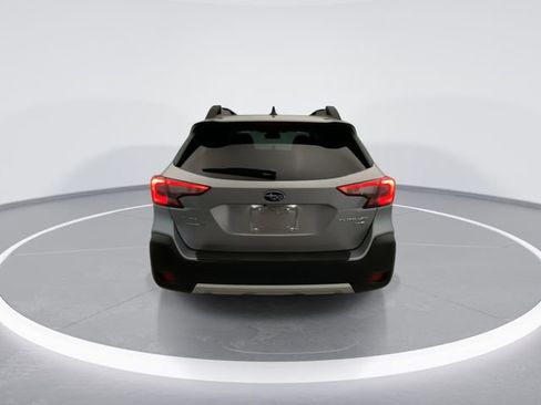 Used 2025 Subaru Outback Limited XT AWD/4WD image 3