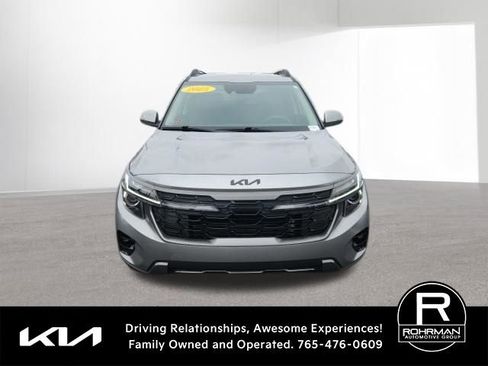 Used 2025 Kia Seltos X-Line AWD/4WD image 2