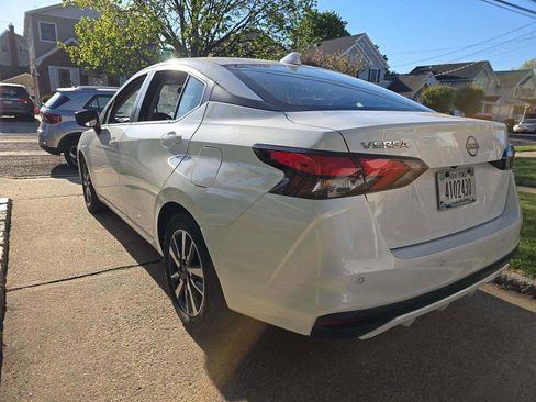 Used 2025 Nissan Versa SV FWD image 4