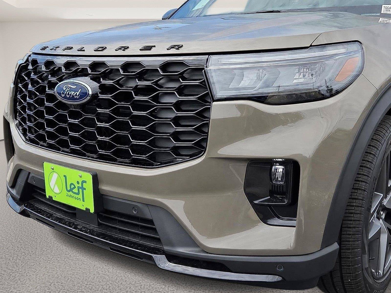 New 2026 Ford Explorer ST-Line w/ ST-Line Street Pack RWD image 3