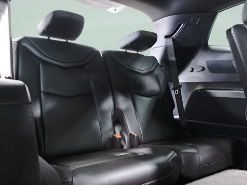 Used 2023 Cadillac XT6 Premium Luxury FWD image 39