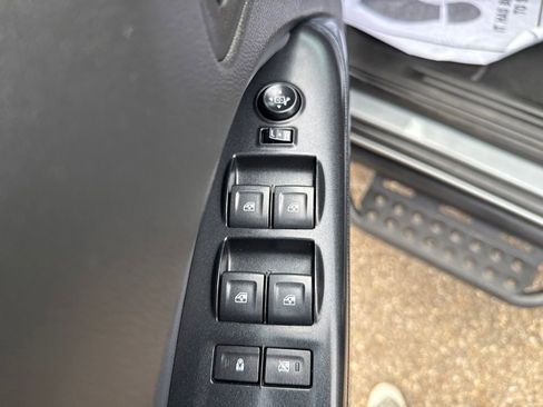 Used 2022 Chevrolet Colorado Z71 AWD/4WD image 15