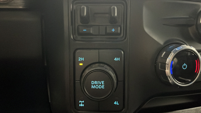 Used 2023 Ford F250 Lariat w/ Lariat Ultimate Package AWD/4WD image 30