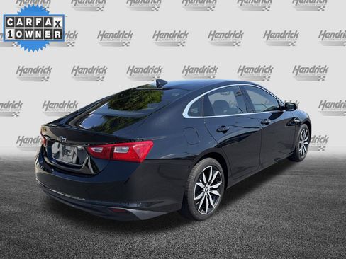 Used 2017 Chevrolet Malibu LT w/ Leather Package FWD image 10