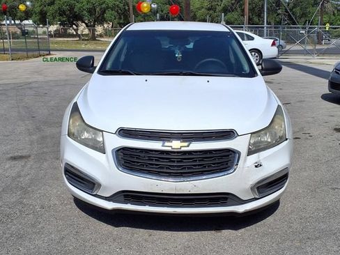 Used 2015 Chevrolet Cruze LS FWD image 2