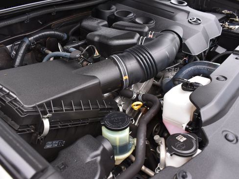 Used 2016 Toyota 4Runner SR5 image 50