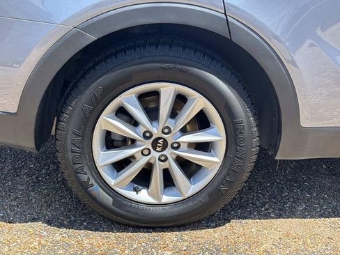 Used 2020 Kia Sorento LX FWD image 5