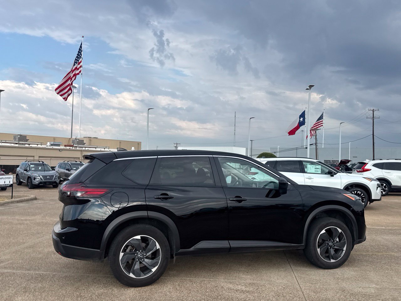 Certified 2025 Nissan Rogue SV FWD image 27