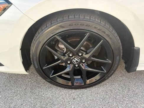 Used 2024 Honda Civic Sport image 11