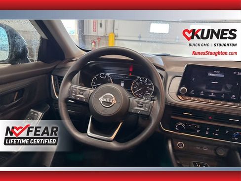 Used 2023 Nissan Rogue S image 38