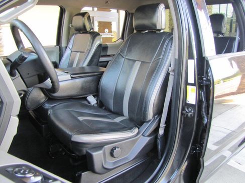 Used 2015 Ford F150 XLT image 18