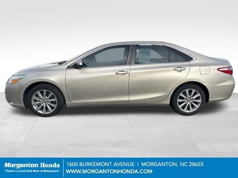 Used 2016 Toyota Camry XLE w/ Moonroof Package image 5