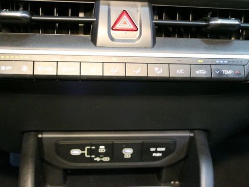 Used 2025 Kia K4 FWD image 25