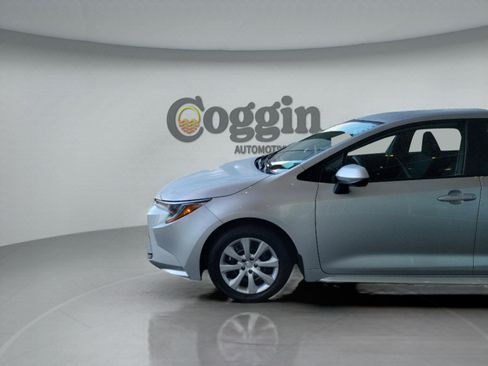 Certified 2025 Toyota Corolla LE image 30