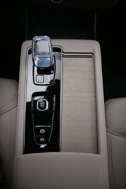 New 2026 Volvo XC90 B6 Plus w/ Protection Package Premier AWD/4WD image 10