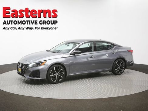 Used 2023 Nissan Altima 2.5 SR FWD image 56