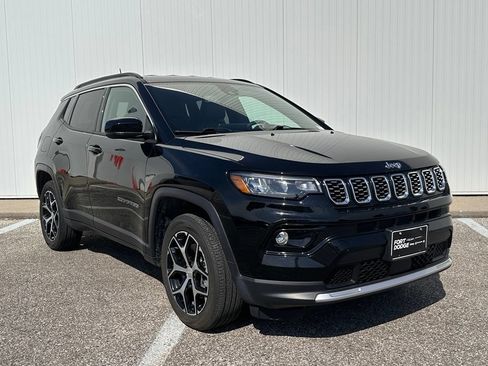 Used 2024 Jeep Compass Limited AWD/4WD image 10