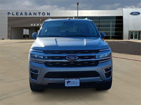 Used 2023 Ford Expedition Limited image 8