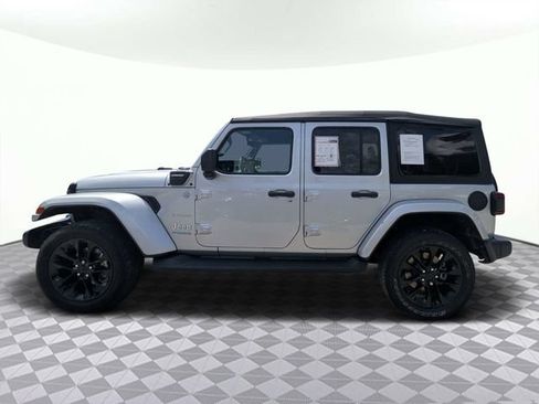 Used 2022 Jeep Wrangler Unlimited Sahara AWD/4WD image 7