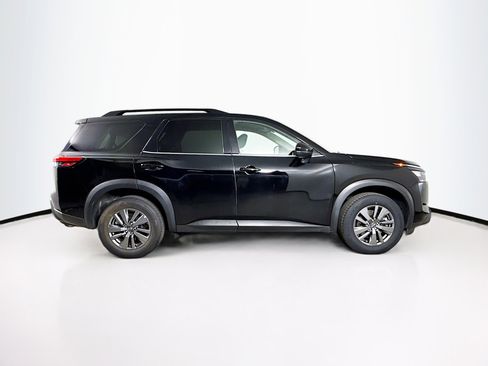 Used 2025 Nissan Pathfinder SV FWD image 2