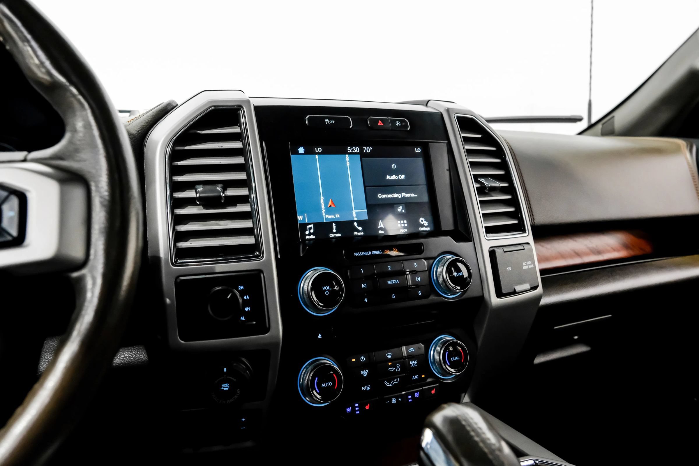 Used 2017 Ford F150 King Ranch w/ Equipment Group 601A Luxury AWD/4WD image 32