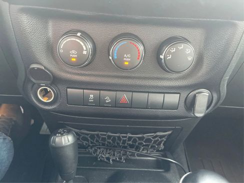 Used 2015 Jeep Wrangler Unlimited Sport image 21