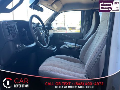 Used 2024 Chevrolet Express 3500 LT w/ LT Preferred Equipment Group RWD image 13