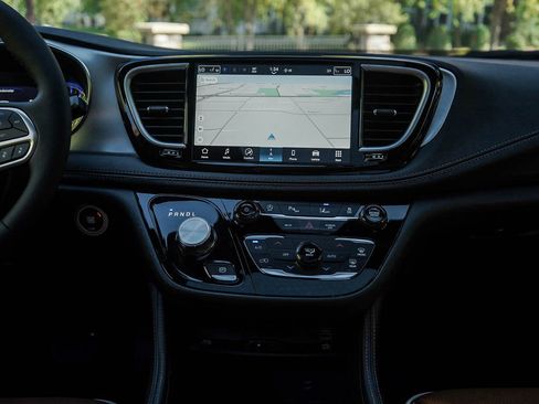 New 2026 Chrysler Pacifica Pinnacle image 17