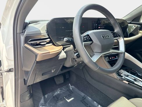 Used 2025 Audi Q5 Premium Plus w/ Premium Plus AWD/4WD image 18