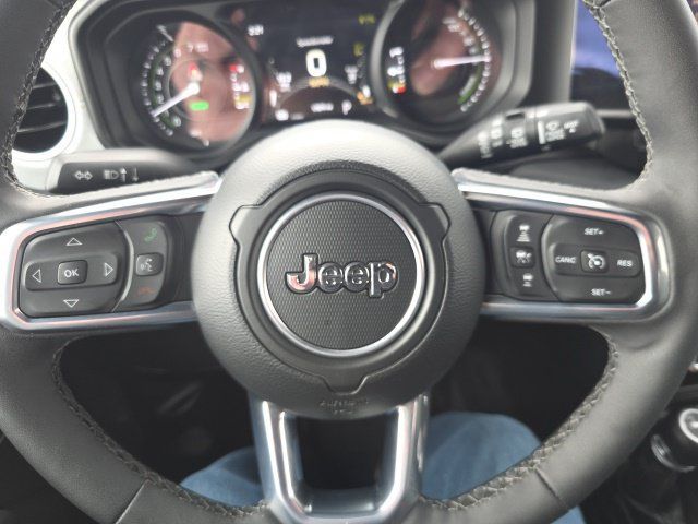 Used 2025 Jeep Wrangler Unlimited Sahara w/ Safety Group AWD/4WD image 22