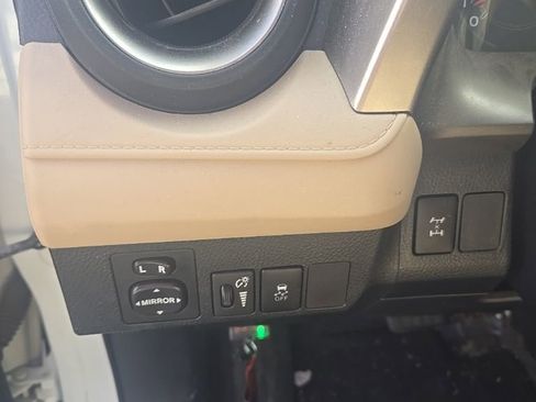 Used 2013 Toyota RAV4 LE image 14